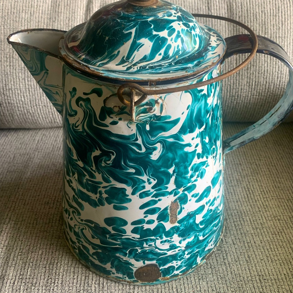 Green White Swirl Graniteware coffee pot farmhouse hanging handle lid country